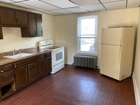 Building Photo - 170 Susquehanna St