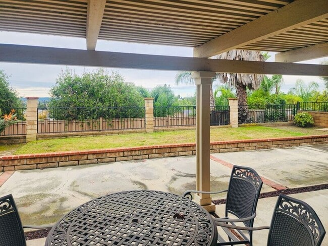 Building Photo - 23581 Via Calzada