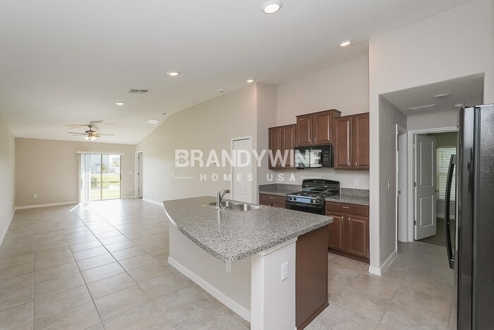 Building Photo - 5136 White Chicory Dr