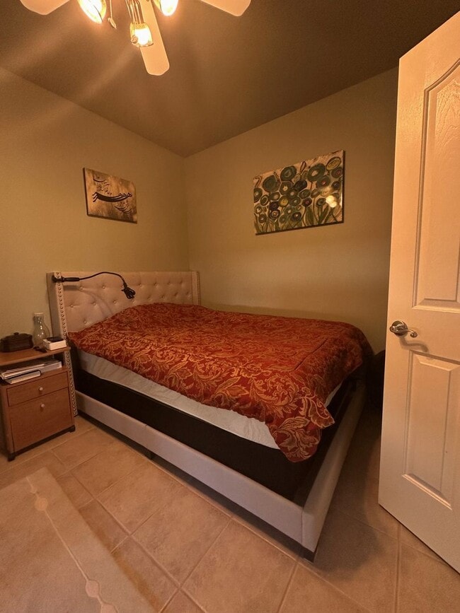 Building Photo - Beautiful Golf Course Home Located on a Cul de Sac