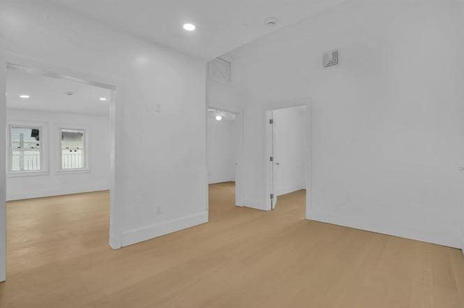 Building Photo - 140 Wait St