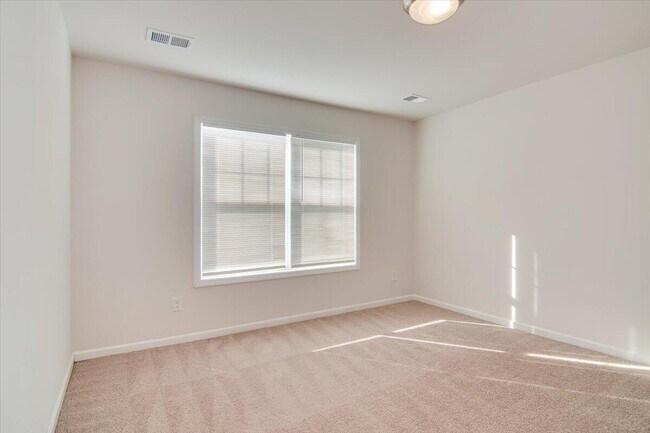 Building Photo - 6242 High Top Ln