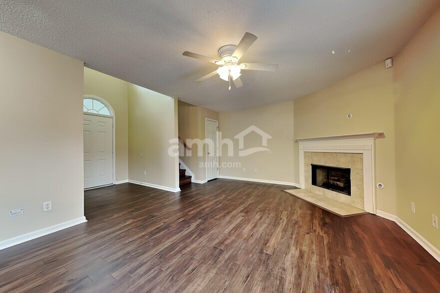 Building Photo - 14 Willow Lakes Dr