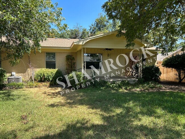 Building Photo - 5119 Loch Lomond Dr