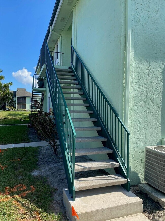 Building Photo - 4090 N Pine Island Rd