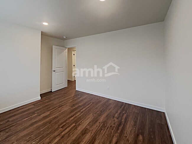 Building Photo - 1508 193rd St Ct E