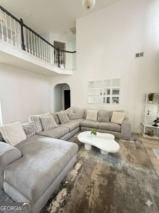 Building Photo - 3701 Landau Ln SW