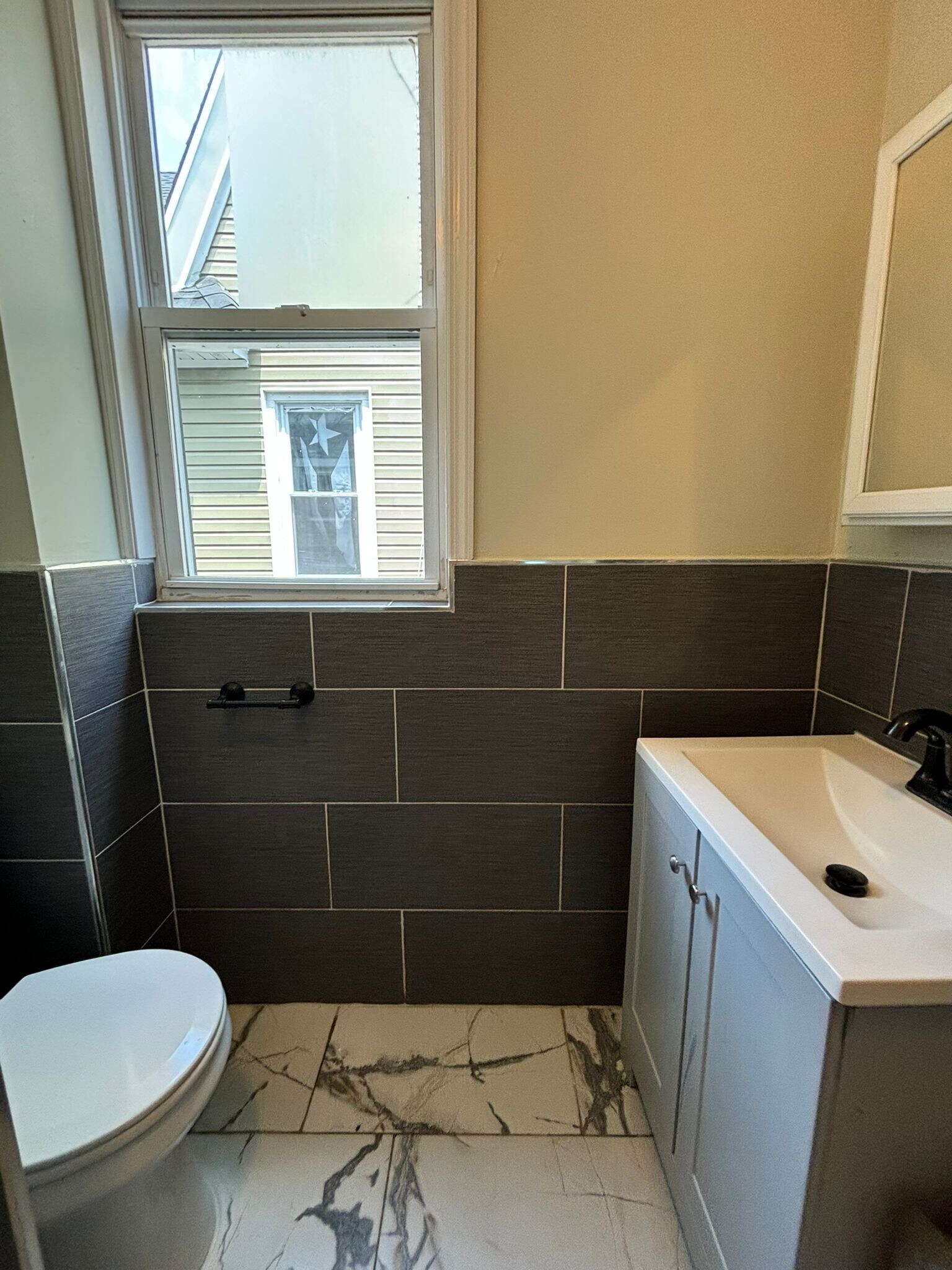 15 Davis Ave 2 - 17 Davis Ave