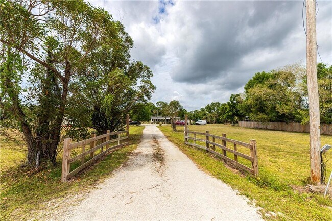 Building Photo - 17841 Palm Creek Dr