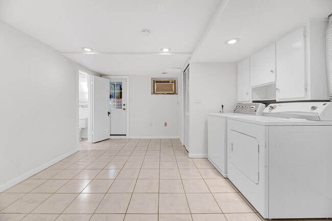 Building Photo - 3822 W St NW