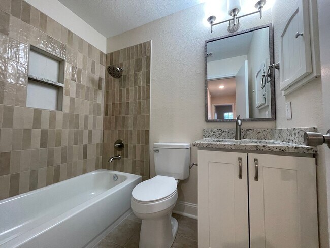 Building Photo - Fully remodeled 3 bedroom duplex for rent in Euless!