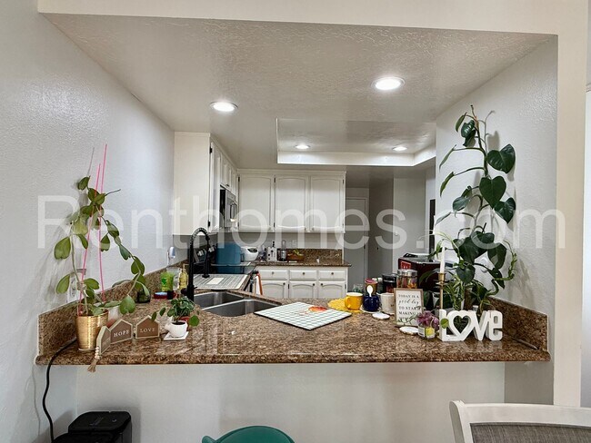 Building Photo - 11872 Bernardo Terrace