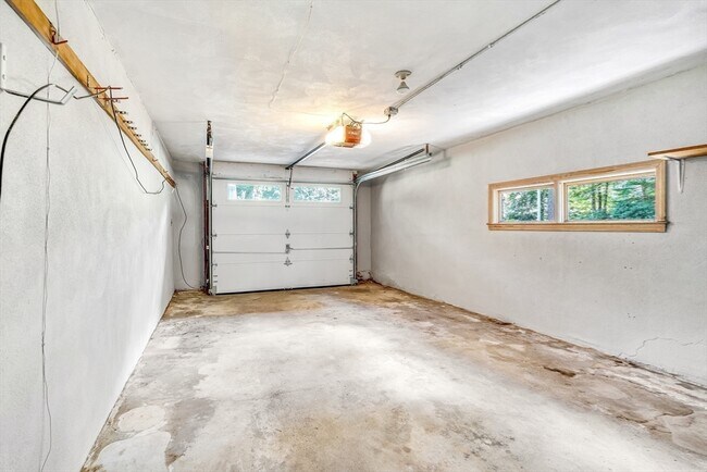 Building Photo - 310 Hayward Mill Rd