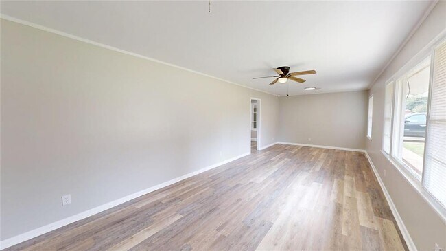 Building Photo - 1003 Geneva St