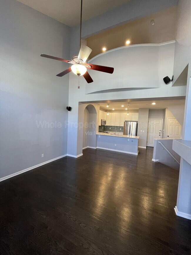 Building Photo - 2737 W Greens Dr