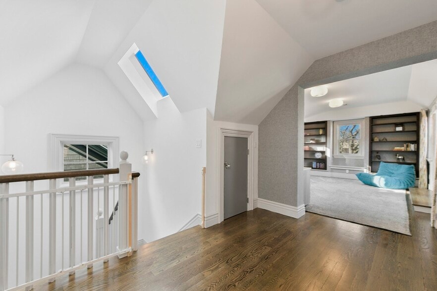 Building Photo - 13 Greenough Ave