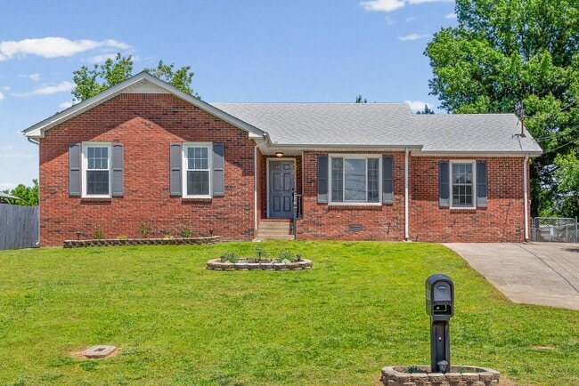 Building Photo - 1409 Janet Way Dr