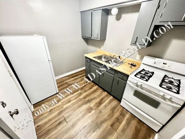 Building Photo - Cute and Affordable Olathe Apartment-Avail...