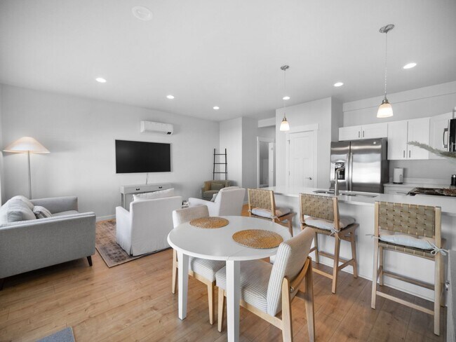 Building Photo - 3-Bedroom Home with Private Garage and Fen...