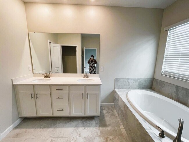 Building Photo - 236 Muscogee Ln