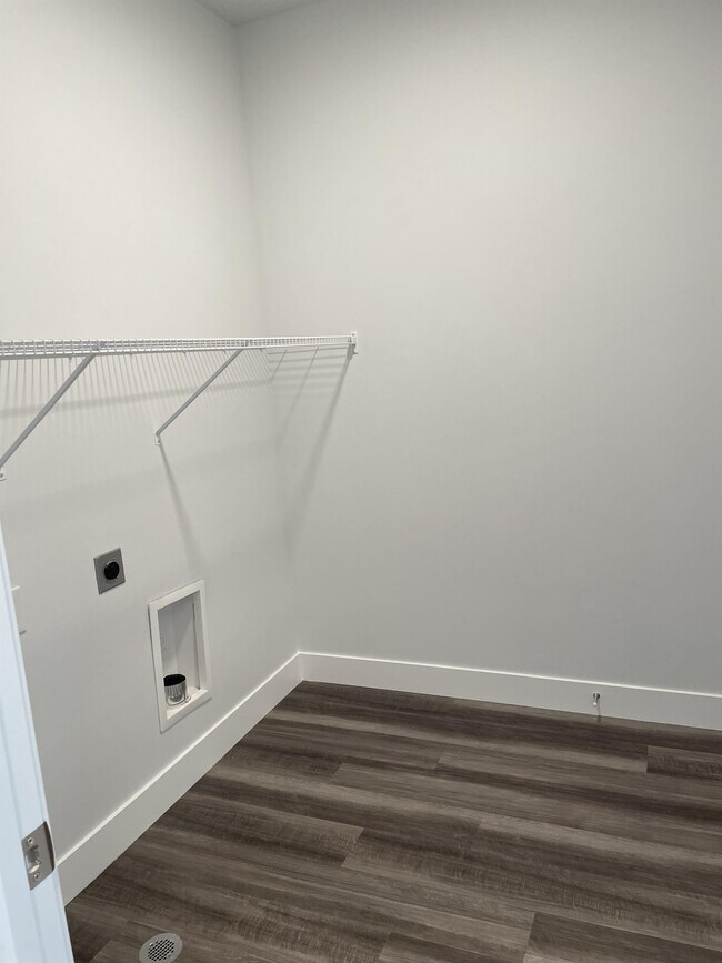 Building Photo - 302 W 435 N