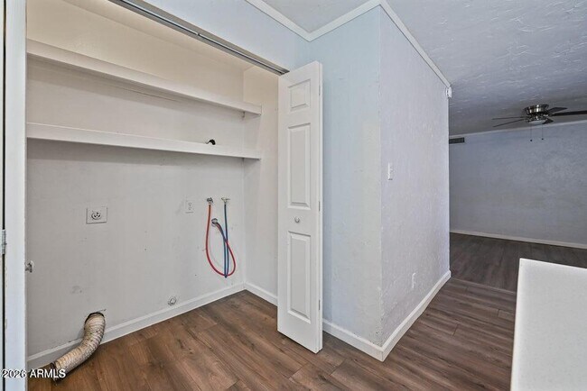 Building Photo - 6133 W Tierra Buena Ln