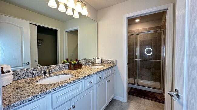 Building Photo - 7167 Oakmoss Loop
