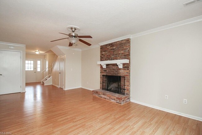 Building Photo - 1770 Rolling Hills Dr
