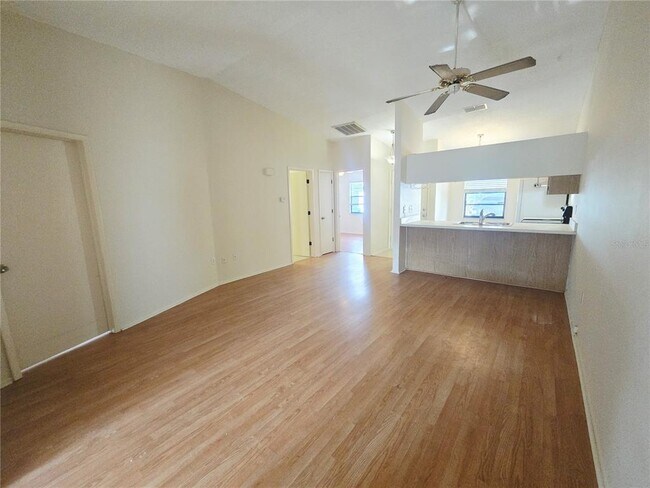 Building Photo - 6425 Drexel Dr