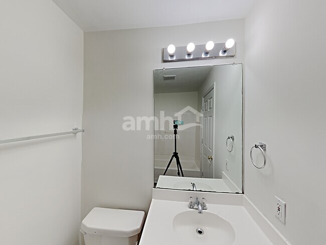 Building Photo - 7142 Big Woods Dr