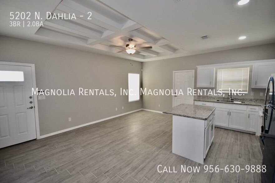 Building Photo - 5202 N Dahlia St