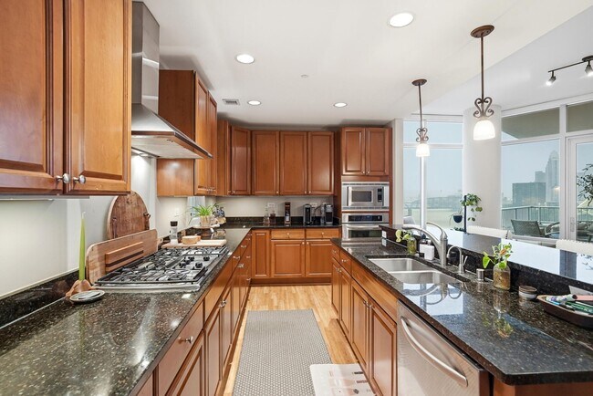 Building Photo - 400 Riverboat Row