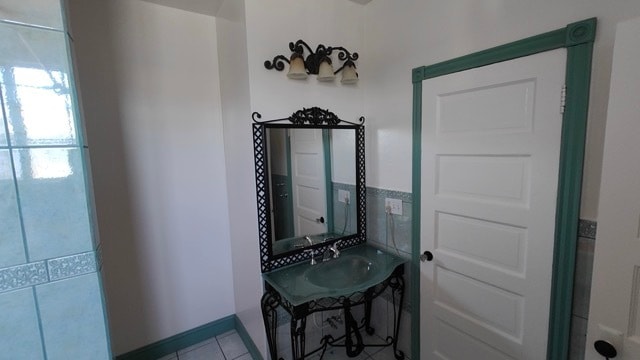 bathroom sink - 3334 Elmwood Ave