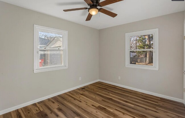 Building Photo - 1902 Meadow Dr