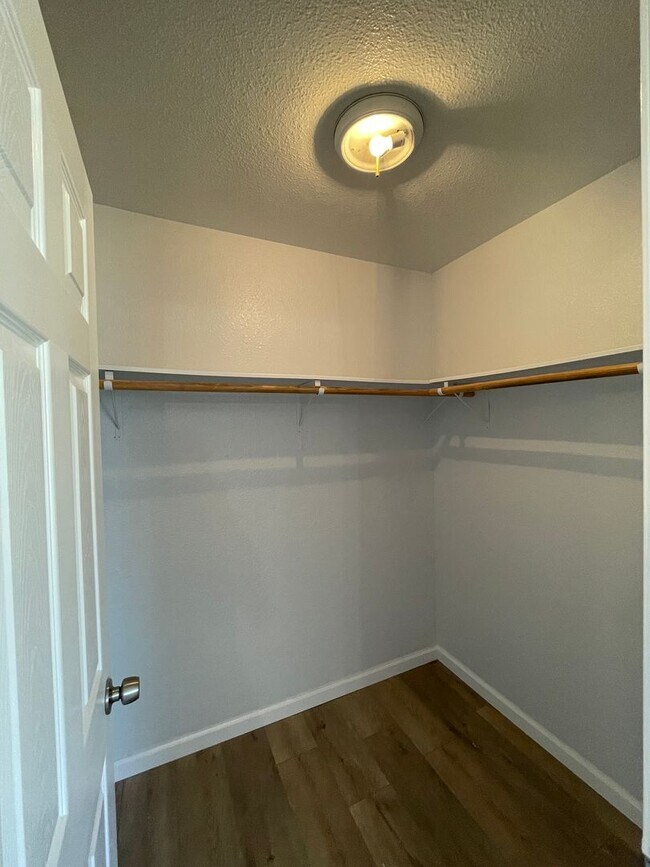 Building Photo - Move-In Ready 4 Bedroom Home!