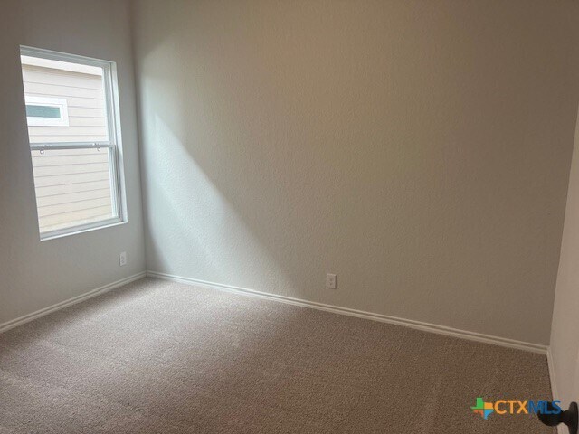 Building Photo - 105 Beveridge Rd