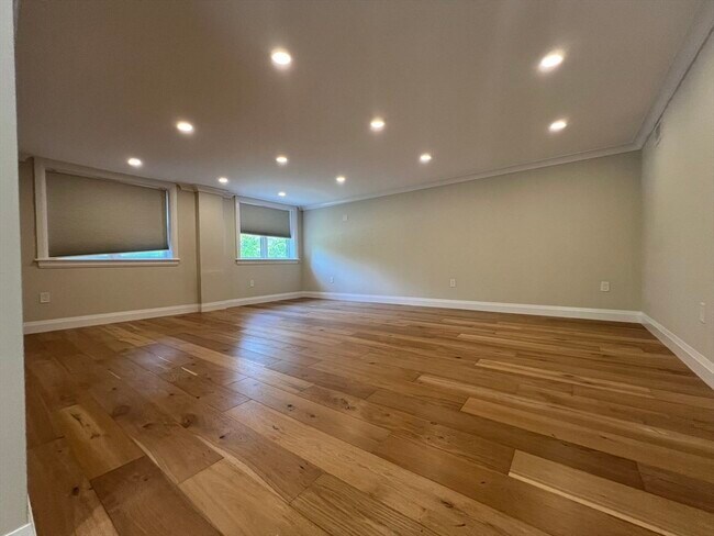 Building Photo - 23 Winslow Rd