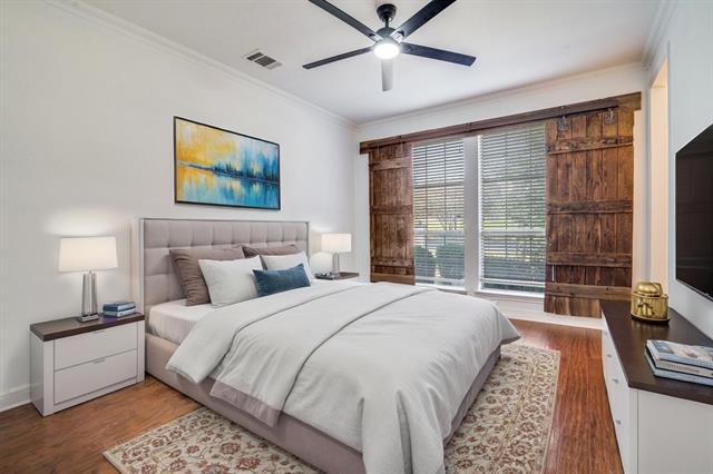 Building Photo - 422 Mustang Dr