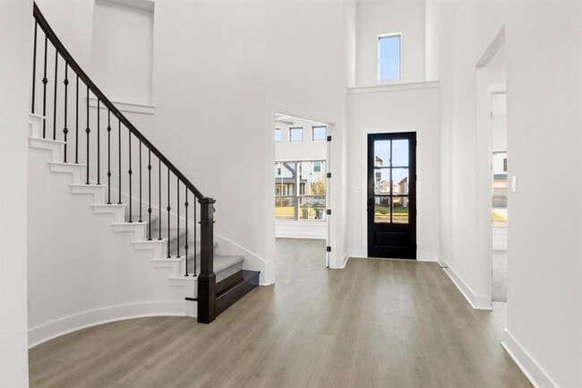 Building Photo - 373 Hollister Dr