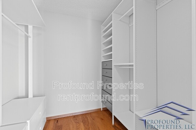 Building Photo - 19300 SW Hennig St