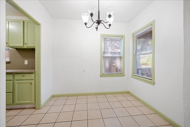 Building Photo - 1305 W St