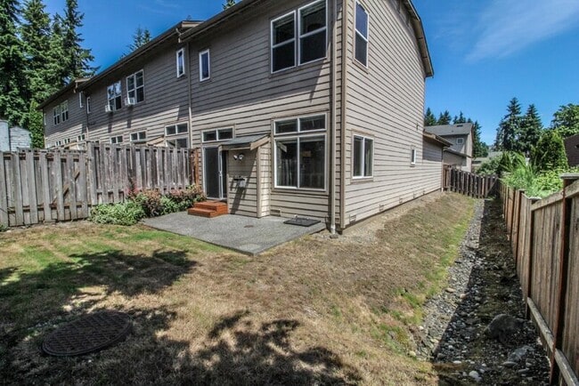 Building Photo - 20901 Cypress Way