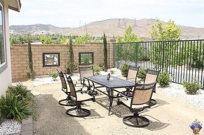 Building Photo - 37549 Ficus Ct