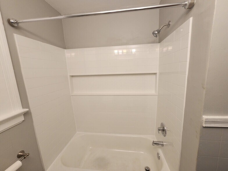 Building Photo - 136 Banneker Dr