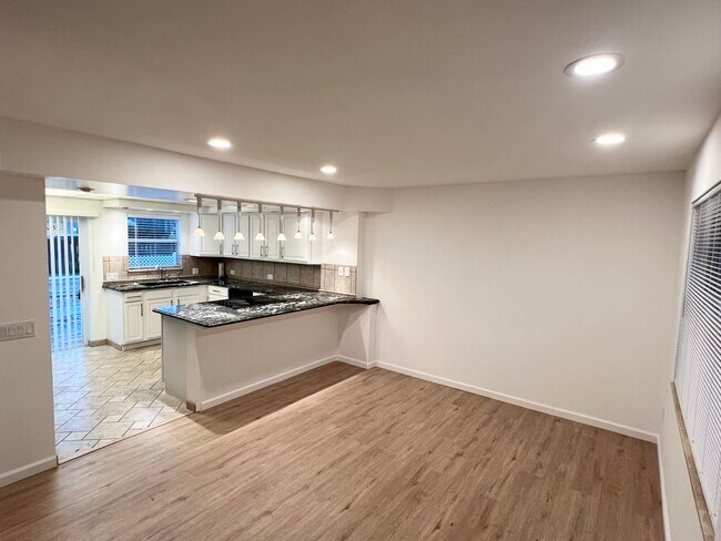 Building Photo - 2829 SW Cornell Ave