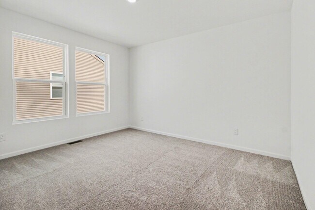 Building Photo - 832 Kuss Dr