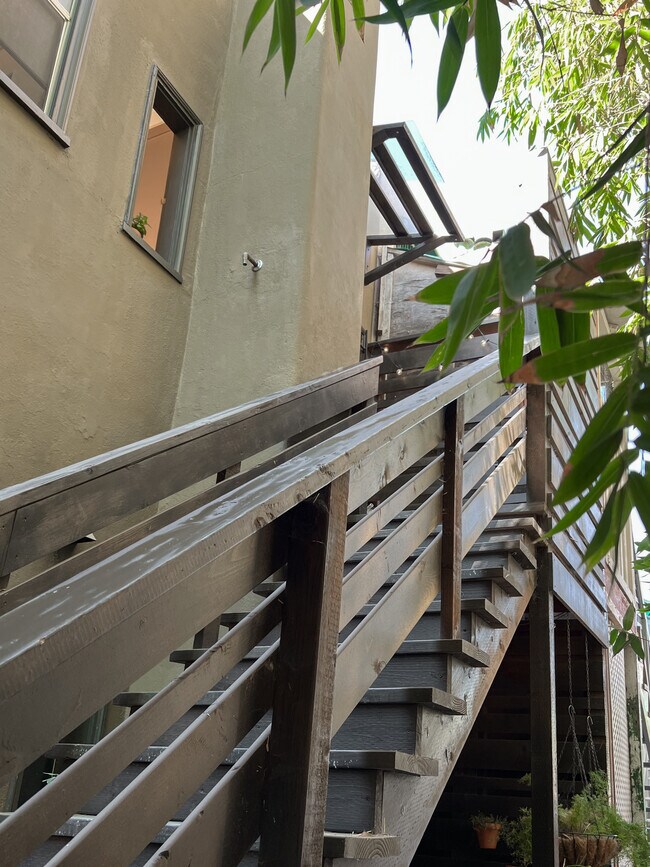 Building Photo - 234 Columbia Pl