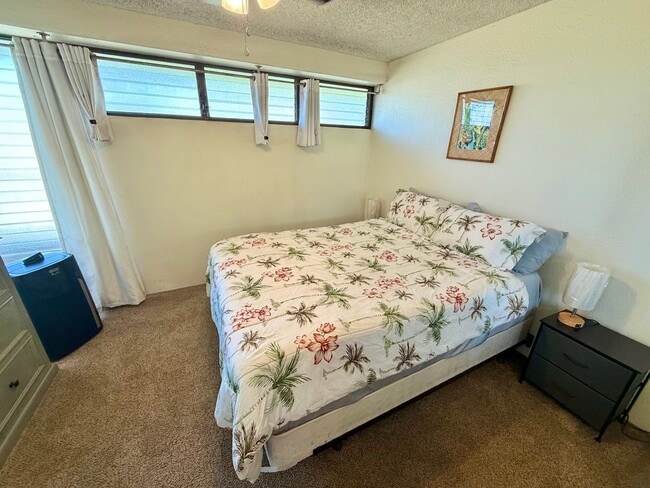 Building Photo - Spacious Fully Furnished 1 Bedroom / 1 Bathroom Condo For Rent in Maalea Mermaid with an ocean view!