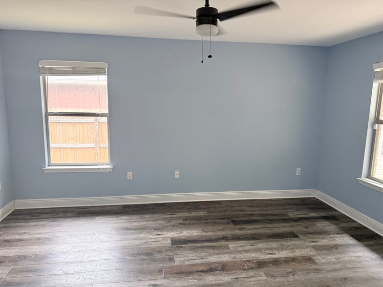 Building Photo - 1944 Bay Pine Cir