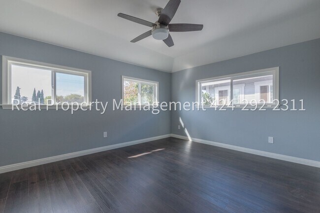 Building Photo - 1354 E 23rd St